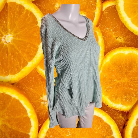 Juicy Couture Gray Rayon Blend Waffle Knit Jewel Trim V-Neck Sweater Size S - Picture 1 of 9